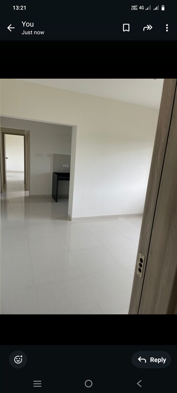Room in 2 BHK Apartment at Kohinoor Sapphire 2, Tathawade – for Rent
