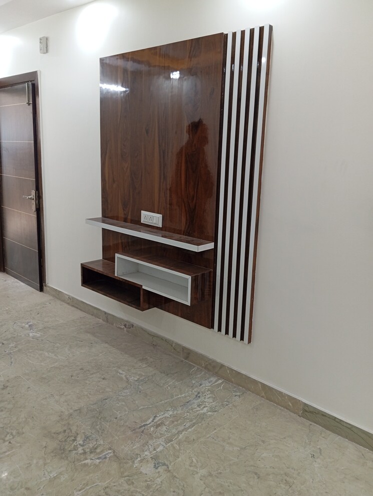 undefined, krishna nagar 2.5 Bedroom 100 Sq.Ft. Builder Floor In Krishna Nagar Delhi 8122706