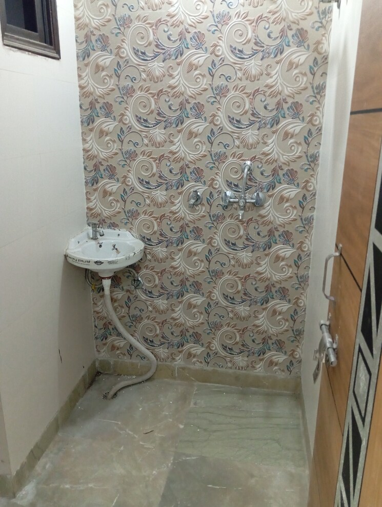 Living Room, krishna nagar 2.5 Bedroom 100 Sq.Ft. Builder Floor In Krishna Nagar Delhi 8122706