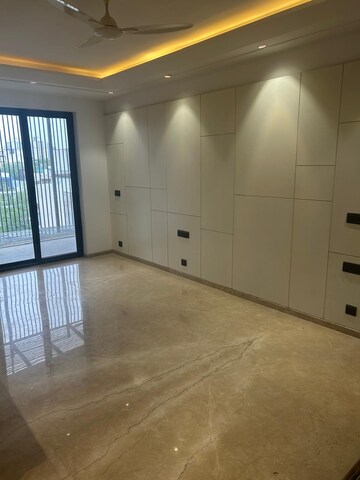 Room in 3 BHK Builder Floor at Ansal Sushant Lok I, Sector 43 – for Rent