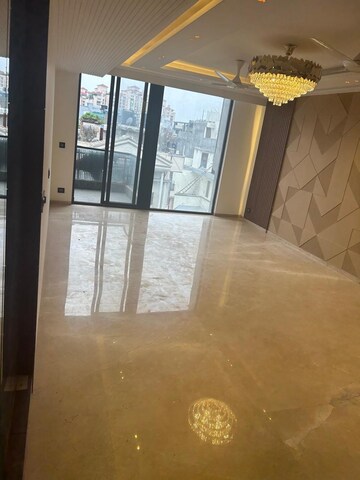 Room in 3 BHK Builder Floor at Ansal Sushant Lok I, Sector 43 – for Rent