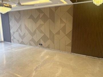 Balcony in 3 BHK Builder Floor at Ansal Sushant Lok I, Sector 43 – for Rent