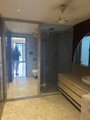 Building Lobby in 3 BHK Builder Floor at Ansal Sushant Lok I, Sector 43 – for Rent