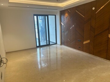 Room in 3 BHK Builder Floor at Ansal Sushant Lok I, Sector 43 – for Rent
