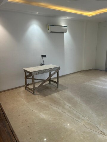 Room in 3 BHK Builder Floor at Ansal Sushant Lok I, Sector 43 – for Rent