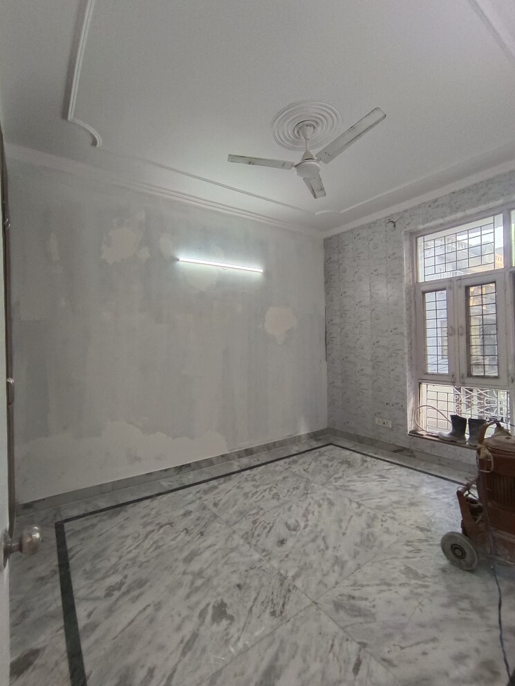  Parking, srishti-greenfield-homes 3 Bedroom 1500 Sq.Ft. Builder Floor In Green Fields Colony Faridabad 8122745