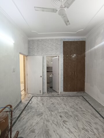 Room in 3 BHK Builder Floor at Srishti Greenfield Homes, Green Fields Colony – for Sale