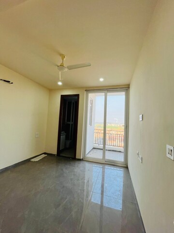 Room in 3 BHK Apartment at Aerocity – for Rent