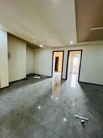 Room in 3 BHK Apartment at Aerocity – for Rent