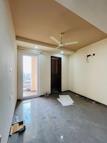 Room in 3 BHK Apartment at Aerocity – for Rent