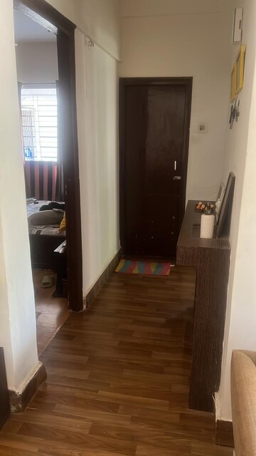 Living Room in 2 BHK Apartment at Green View Tower, Versova – for Rent