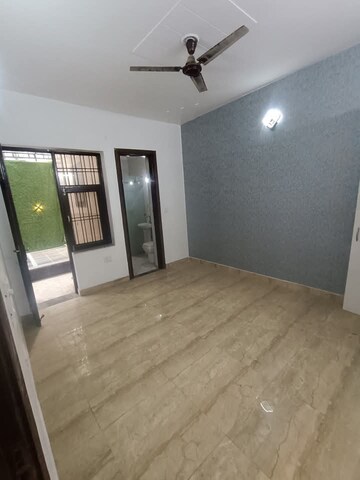 Room in 3 BHK Builder Floor at Sector 42 – for Sale