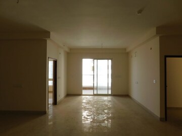 Room in 4 BHK Apartment at Aurobindo Kohinoor, Serilingampally – for Sale