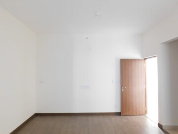 Room in 4 BHK Apartment at Aurobindo Kohinoor, Serilingampally – for Sale