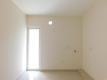 Room in 4 BHK Apartment at Aurobindo Kohinoor, Serilingampally – for Sale