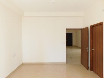 Room in 4 BHK Apartment at Aurobindo Kohinoor, Serilingampally – for Sale