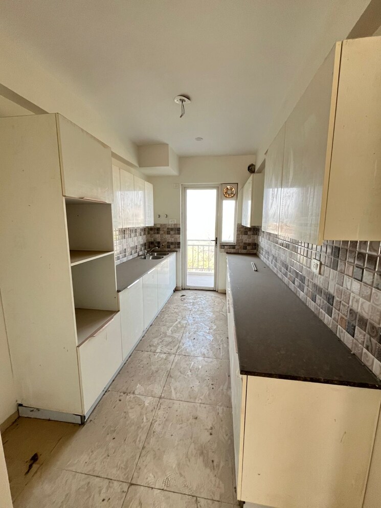 Kitchen, sushma-valencia 3.5 Bedroom 2250 Sq.Ft. Apartment In Nagla Road Zirakpur 8122792