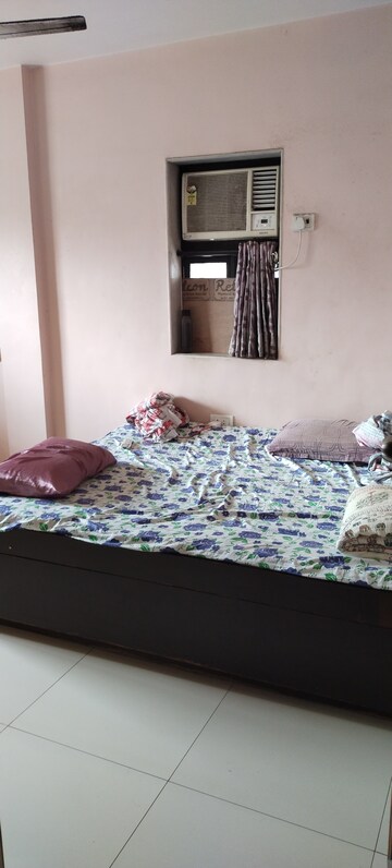 Bedroom in 2 BHK Apartment at Rahul Apartment Dadar, Dadar West – for Rent