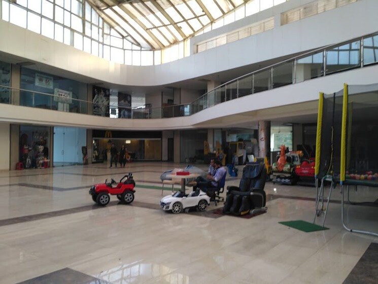  Parking, juhu-pearl 6+ Bedroom 15000 Sq.Ft. Villa In Juhu Mumbai 8122841