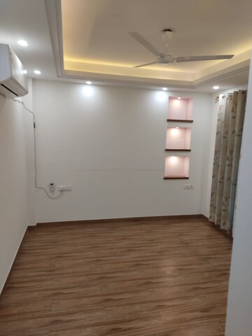 Room in 3 BHK Builder Floor at SS Mayfield Gardens, Sector 51 – for Rent