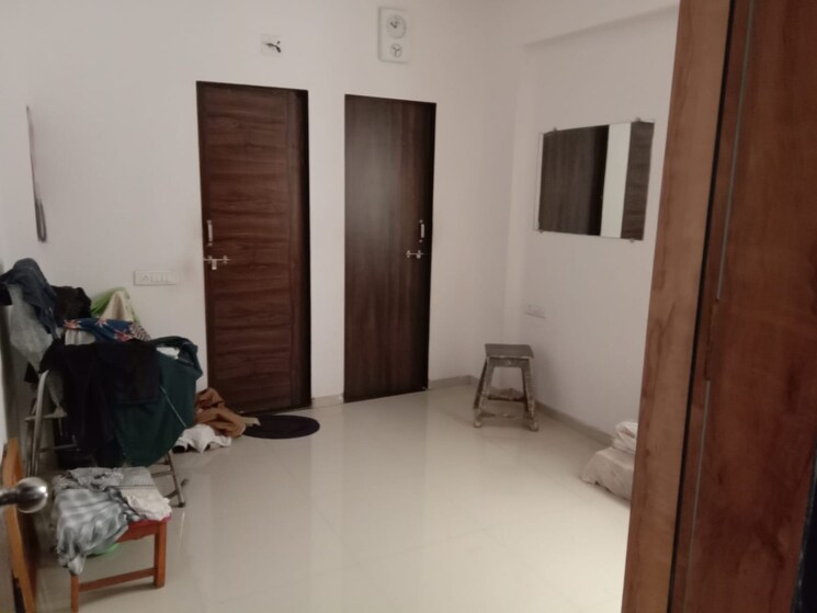 Room, zundal 2 Bedroom 125 Sq.Yd. Apartment In Zundal Ahmedabad 8122910