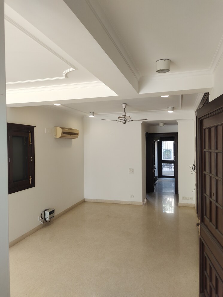 undefined, kailash colony 3 Bedroom 2700 Sq.Ft. Builder Floor In Kailash Colony Delhi 8122920