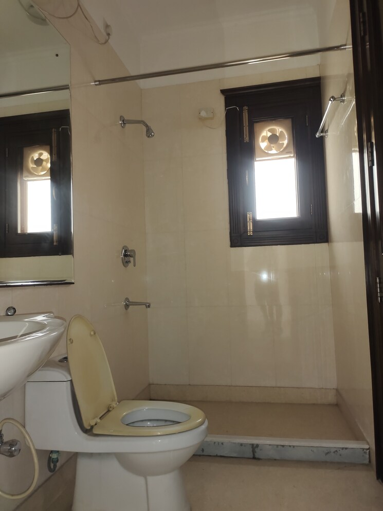 Kitchen, kailash colony 3 Bedroom 2700 Sq.Ft. Builder Floor In Kailash Colony Delhi 8122920