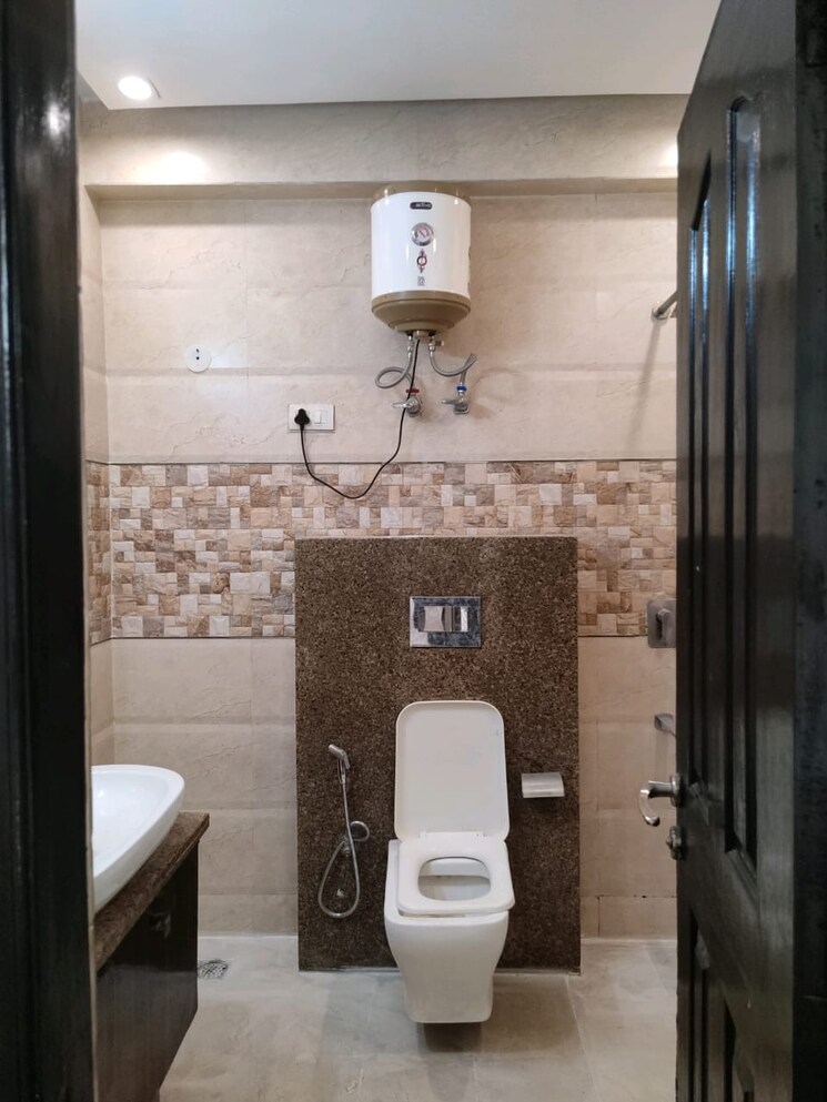 Bathroom, ansal-florence-villa 4 Bedroom 300 Sq.Yd. Villa In Sector 57 Gurgaon 8122953