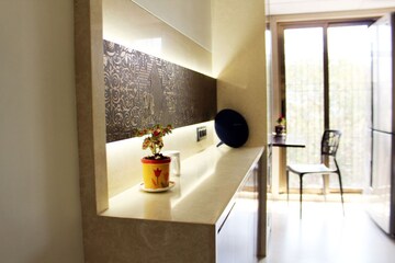 Furnished Amenities in 2 BHK Apartment at Green Park, Andheri East – for Rent