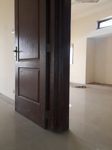 Furnished Amenities in 2 BHK Apartment at K Raheja Interface Heights, Malad West – for Sale