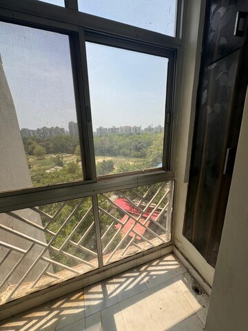 Balcony in 3 BHK Apartment at Amrapali Eden Park, Sector 50 – for Rent