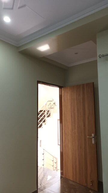 Room in 3 BHK Apartment at The Legend One, Sector 57 – for Rent