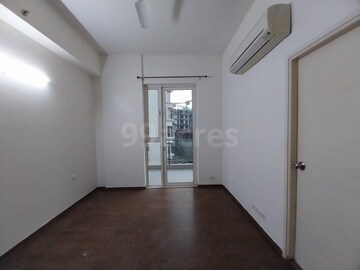 Room in 3 BHK Builder Floor at Sunstar Floors, Sector 51 – for Rent
