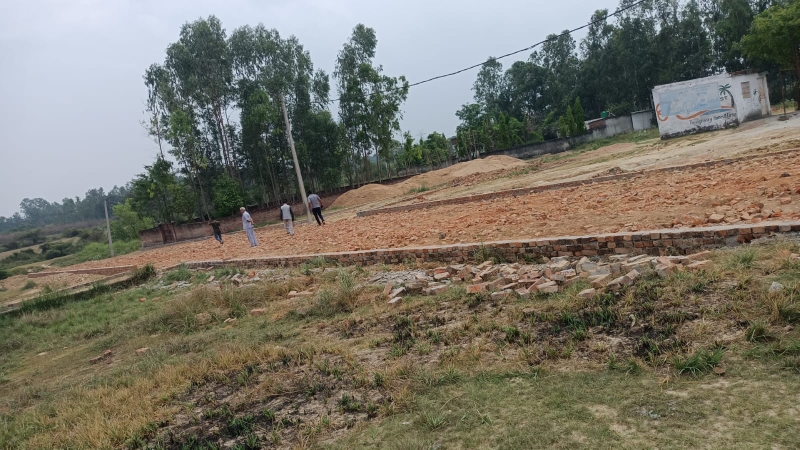 Plot For Sale in Sikandrabad