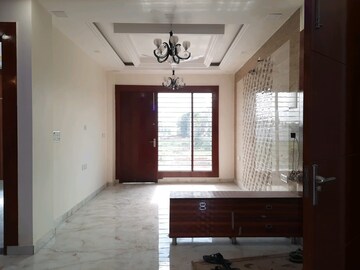 Room in 3 BHK Builder Floor at Puri Kohinoor, Sector 89 – for Sale