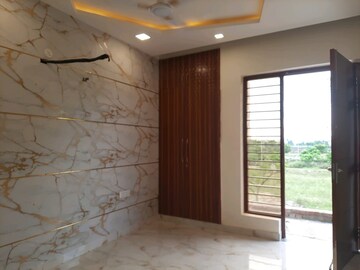 Room in 3 BHK Builder Floor at Puri Kohinoor, Sector 89 – for Sale