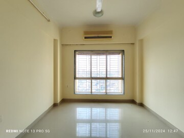 Room in 2 BHK Apartment at Yarrow Yucca Vinca, Chandivali – for Sale