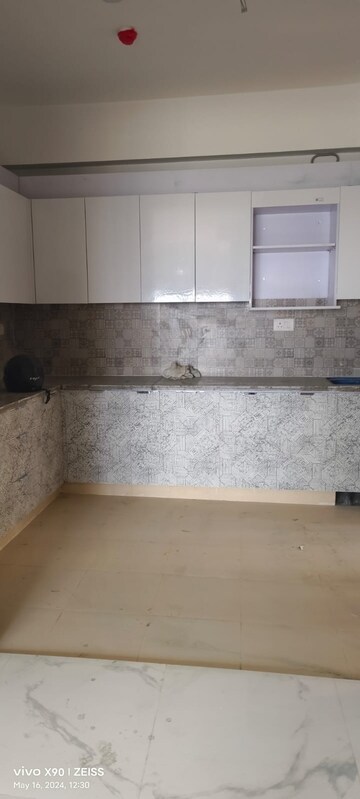 Bathroom in 3 BHK Apartment at Purvanchal Royal City, Chi V Greater Noida – for Rent