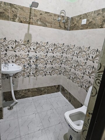 Bathroom in 5 BHK Independent House at Nahar Enclave, Raispur – for Sale
