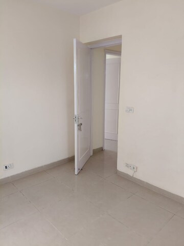 Room in 4 BHK Builder Floor at Ardee City, Sector 52 – for Rent