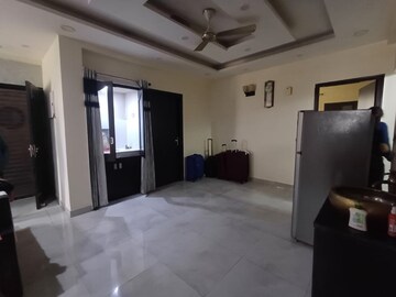 Room in 4 BHK Builder Floor at Ardee City, Sector 52 – for Rent
