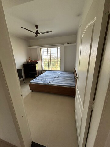 Room in 4 BHK Apartment at Kolte Patil 24K Glitterati, Pimple Nilakh – for Rent