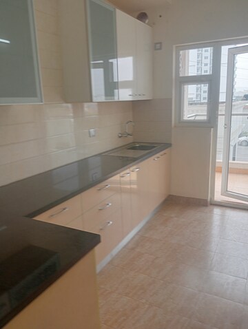 Kitchen in 2.5 BHK Apartment at Shree Vardhman Victoria, Sector 70 – for Rent
