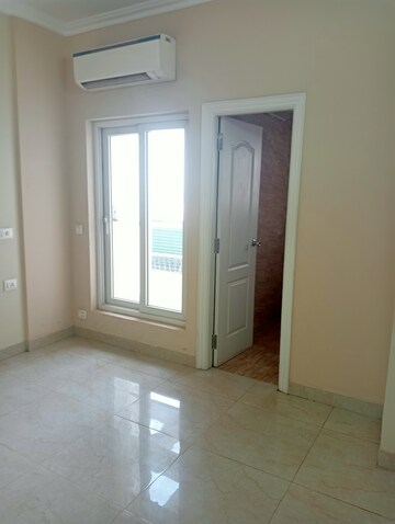 Room in 2.5 BHK Apartment at Shree Vardhman Victoria, Sector 70 – for Rent