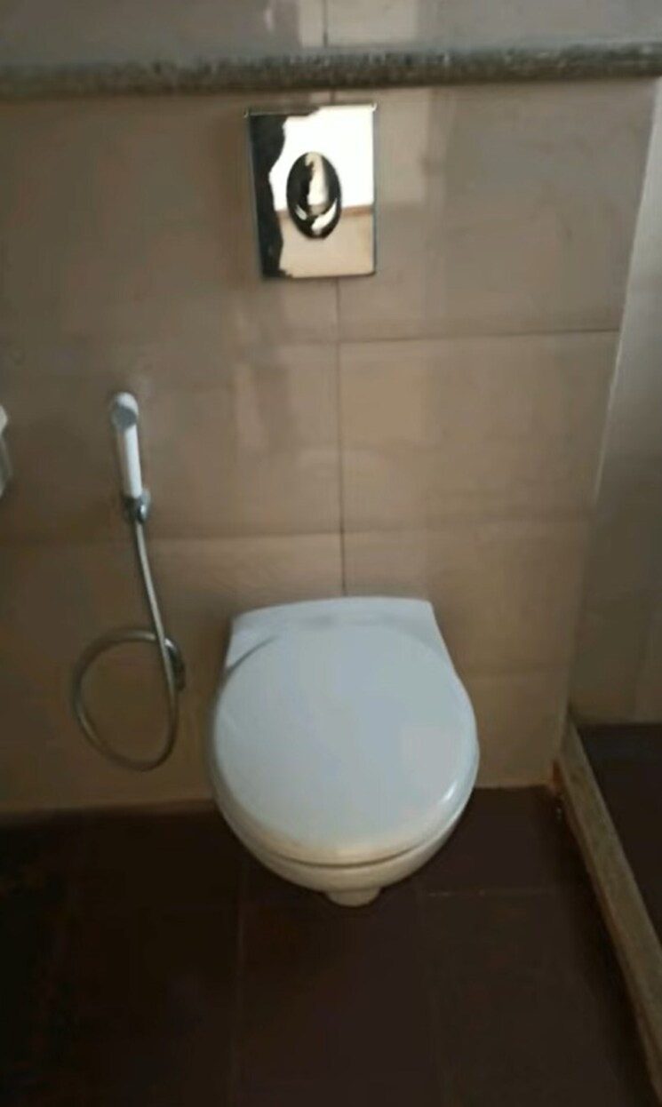 Bathroom, dasnac-the-jewel 2.5 Bedroom 1370 Sq.Ft. Apartment In Sector 75 Noida 8123290