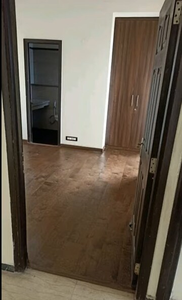 Bathroom in 2.5 BHK Apartment at Dasnac The Jewel, Sector 75 – for Sale
