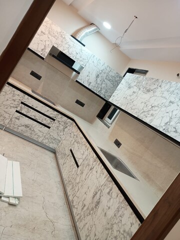 Kitchen in 3 BHK Builder Floor at Gomti Nagar – for Rent
