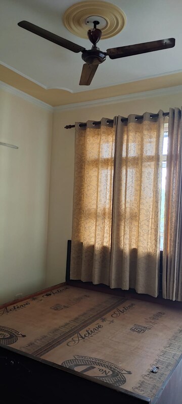 Living Room in 2 BHK Builder Floor at Sector 23 – for Rent