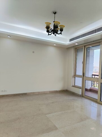 Room in 3 BHK Apartment at Ireo Skyon, Sector 60 – for Sale