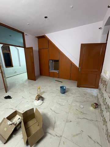 Master Bedroom in 1 BHK Builder Floor at Sector 23 – for Rent